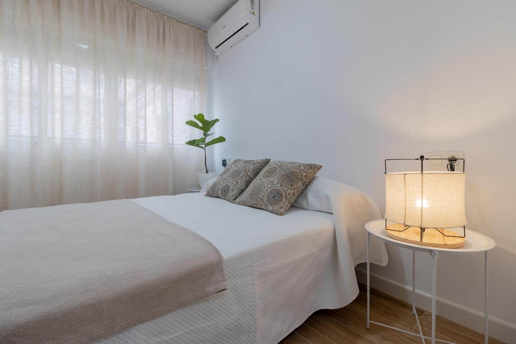 Apartamento Conde Y Luque Кордова Экстерьер фото